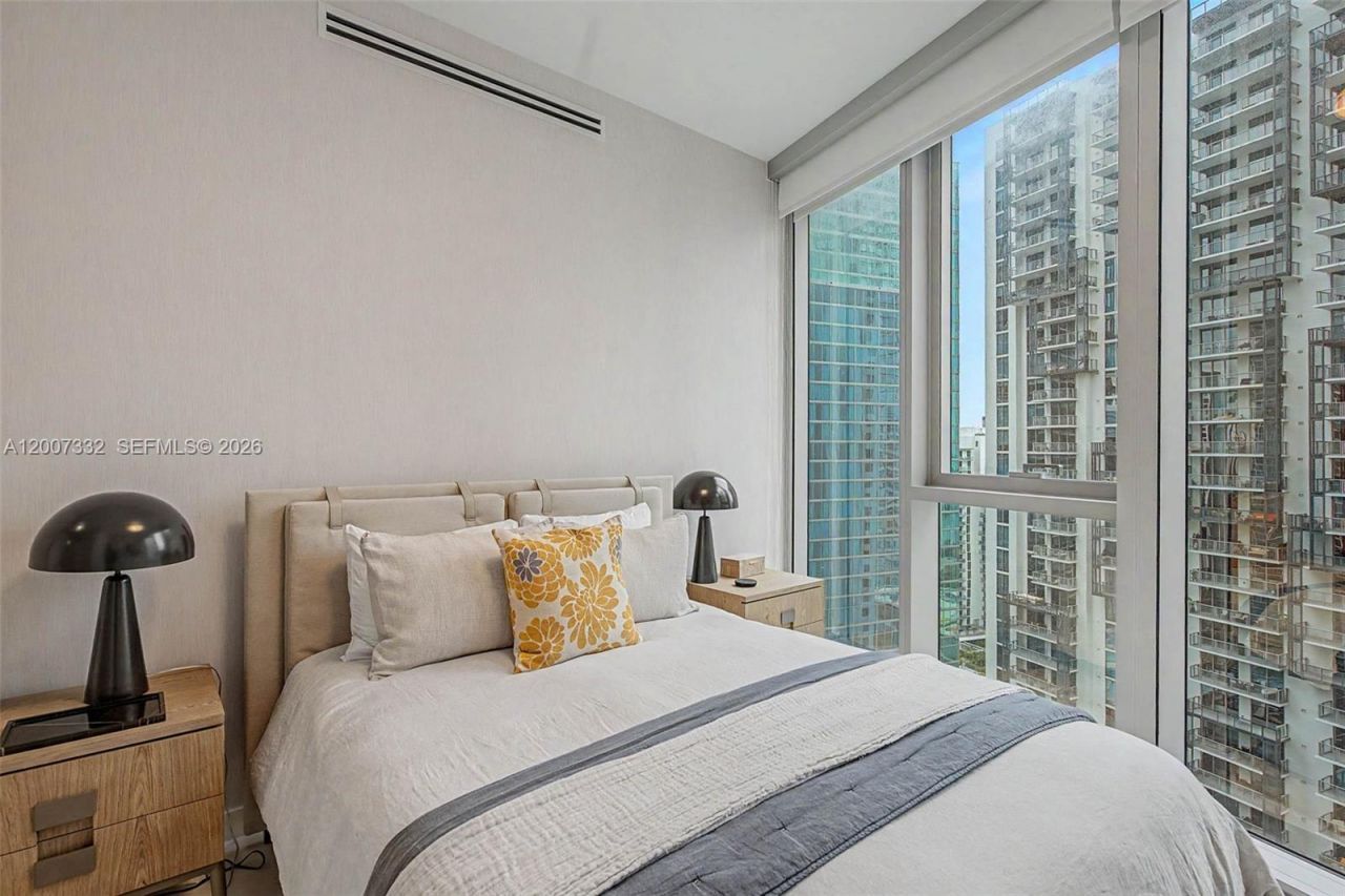 300 Biscayne Blvd Way, Unit 3203, Miami, FL 33131 Photo