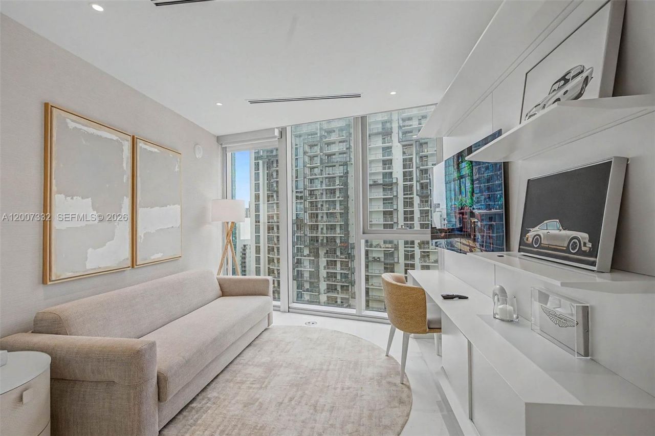 300 Biscayne Blvd Way, Unit 3203, Miami, FL 33131 Photo
