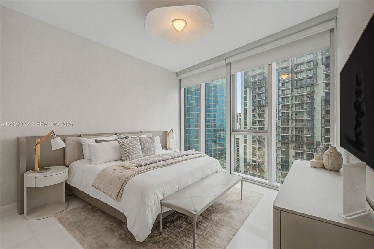 300 Biscayne Blvd Way, Unit 3203, Miami, FL 33131 Photo