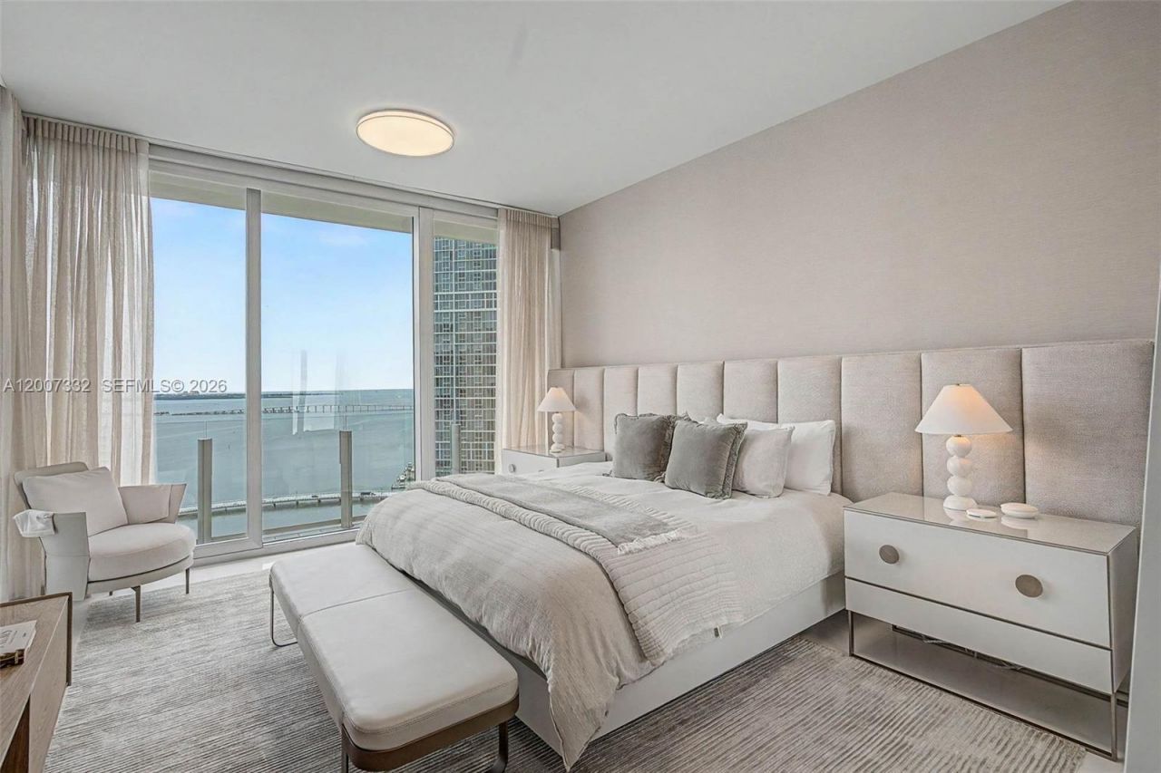 300 Biscayne Blvd Way, Unit 3203, Miami, FL 33131 Photo