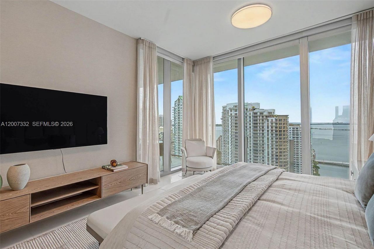 300 Biscayne Blvd Way, Unit 3203, Miami, FL 33131 Photo