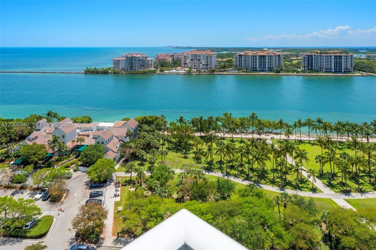 400 S Pointe Dr, Unit 2101, Miami Beach, FL 33139 Photo