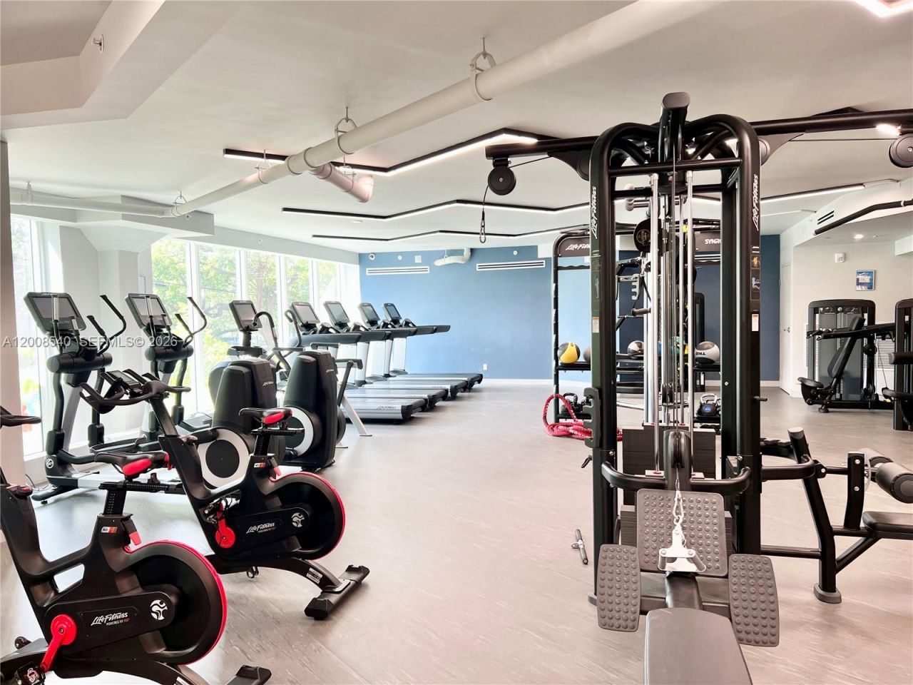 400 S Pointe Dr, Unit 2101, Miami Beach, FL 33139 Photo