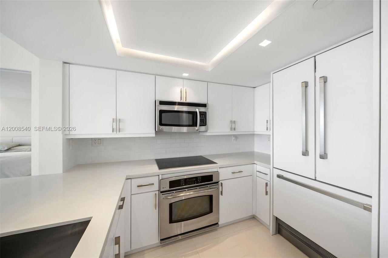 400 S Pointe Dr, Unit 2101, Miami Beach, FL 33139 Photo