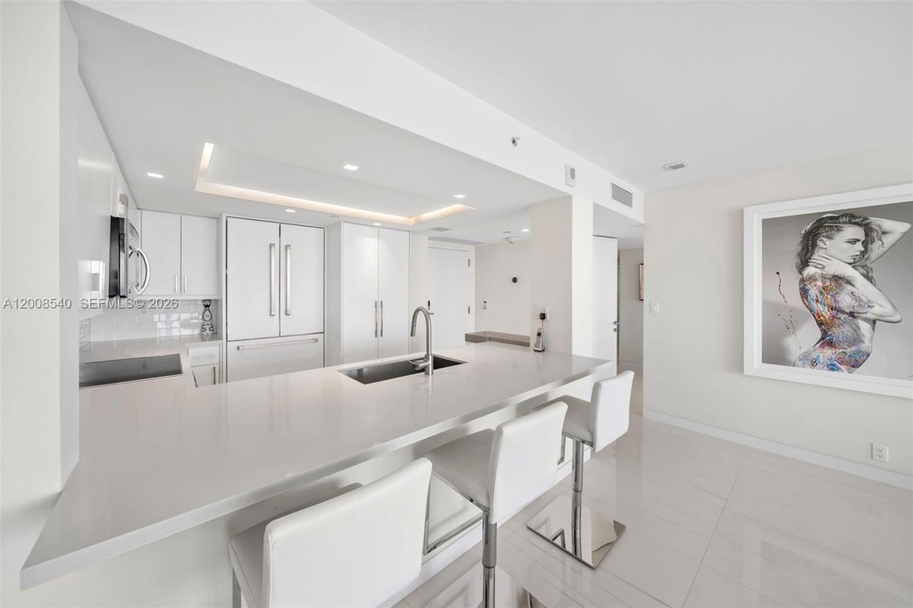 400 S Pointe Dr, Unit 2101, Miami Beach, FL 33139 Photo