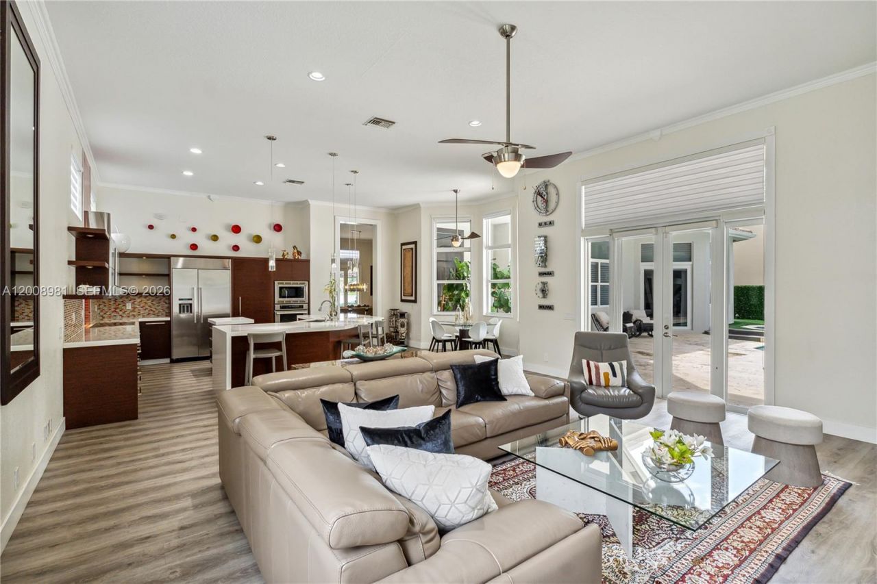 1371 Victoria Isle Dr , Weston, FL 33327 Photo