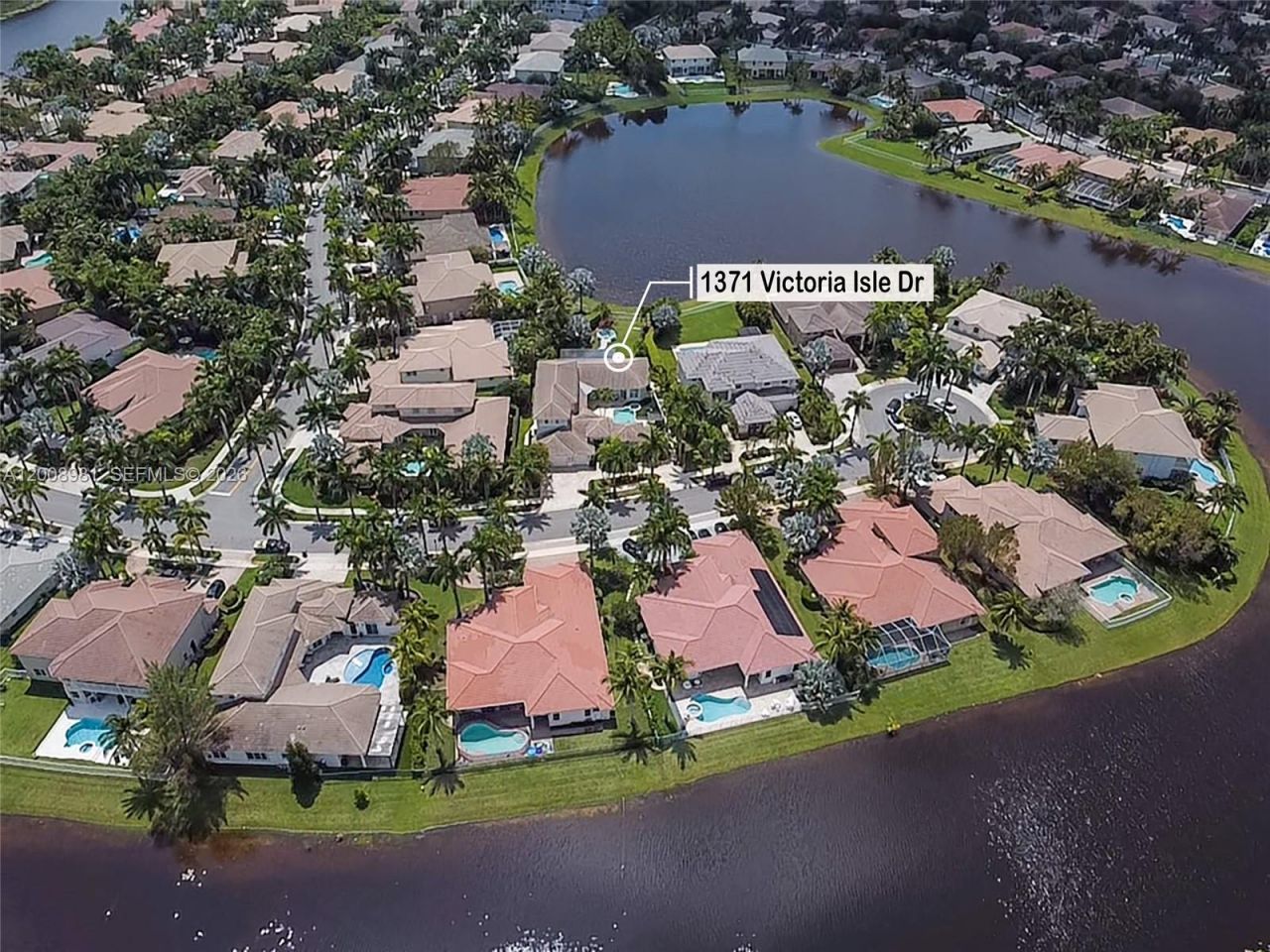 1371 Victoria Isle Dr , Weston, FL 33327 Photo