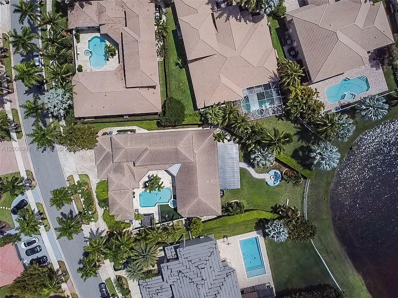 1371 Victoria Isle Dr, Weston, FL 33327 Photo