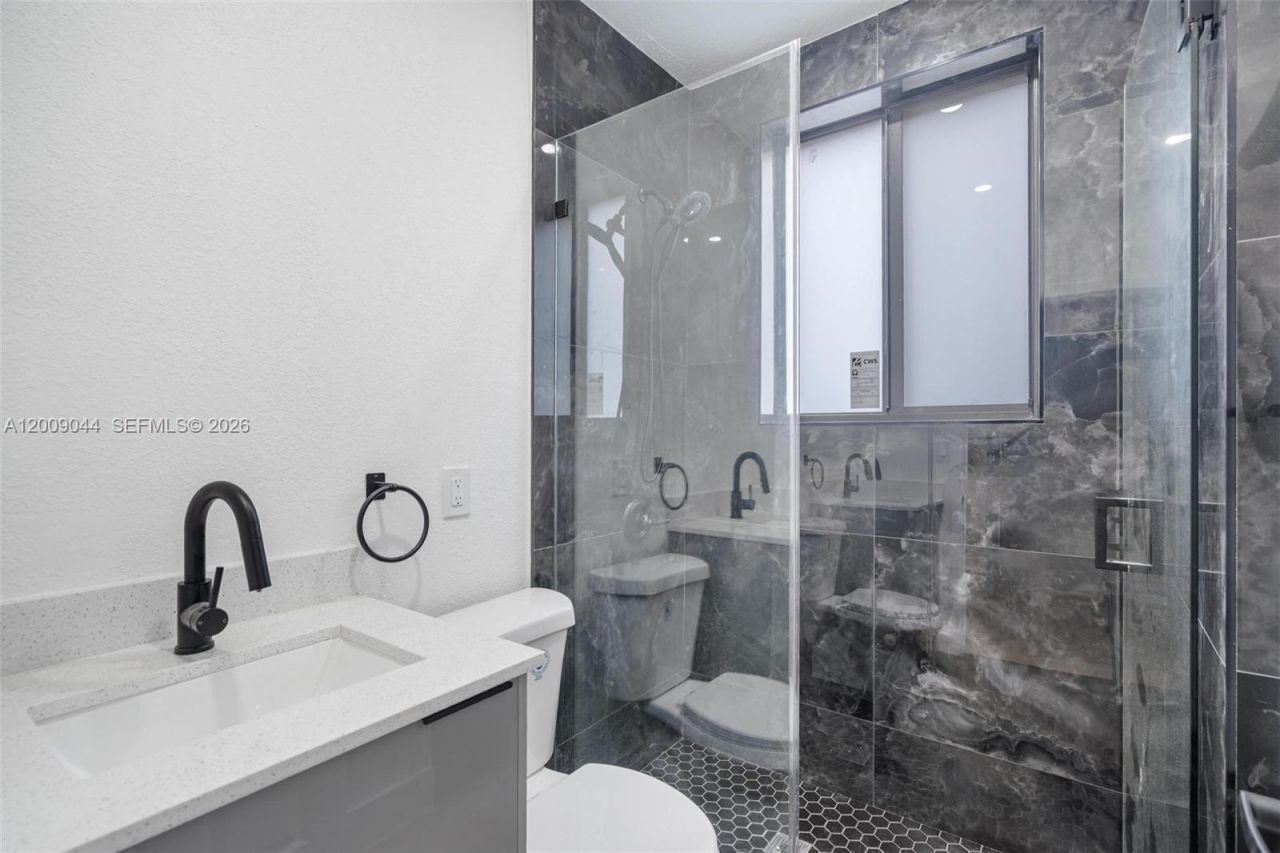 629 SW 10th Ave , Unit 6, Miami, FL 33130 Photo