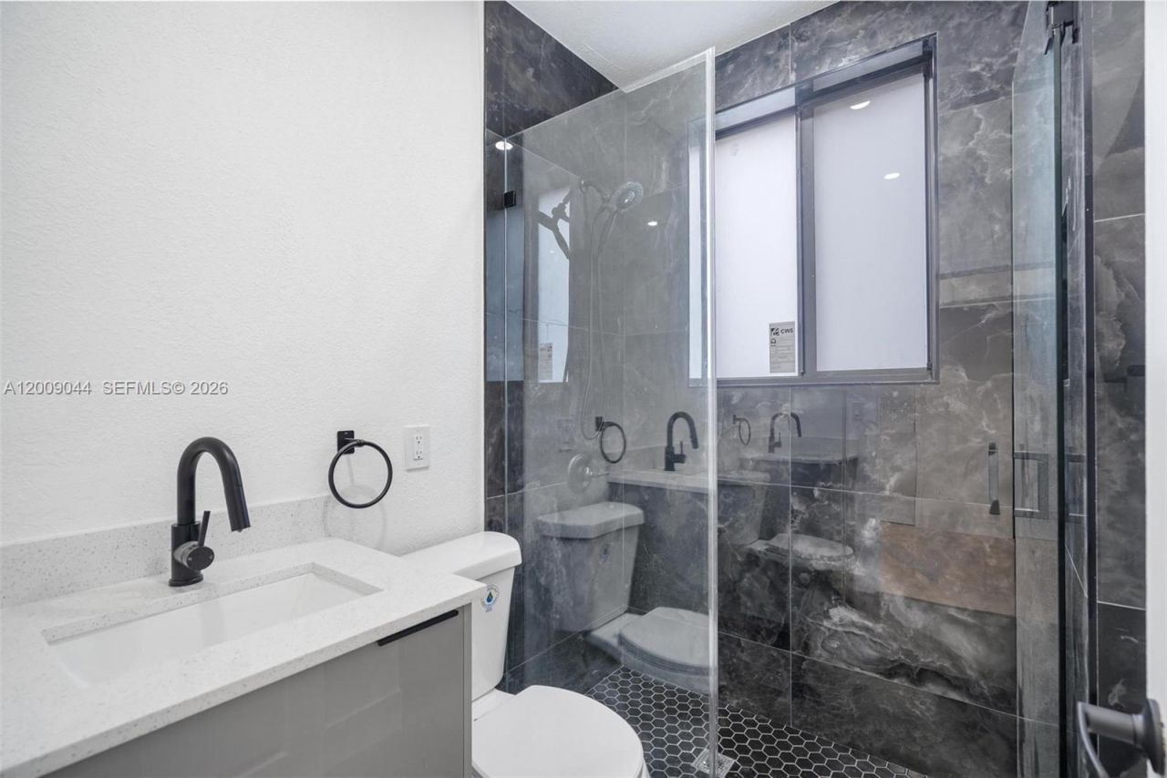 629 SW 10th Ave , Unit 6, Miami, FL 33130 Photo