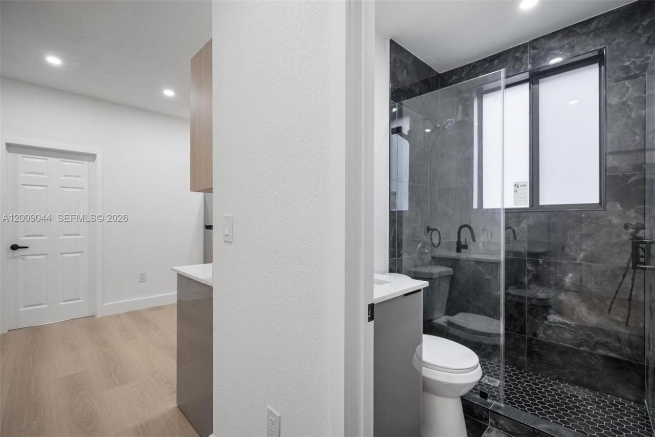 629 SW 10th Ave , Unit 6, Miami, FL 33130 Photo