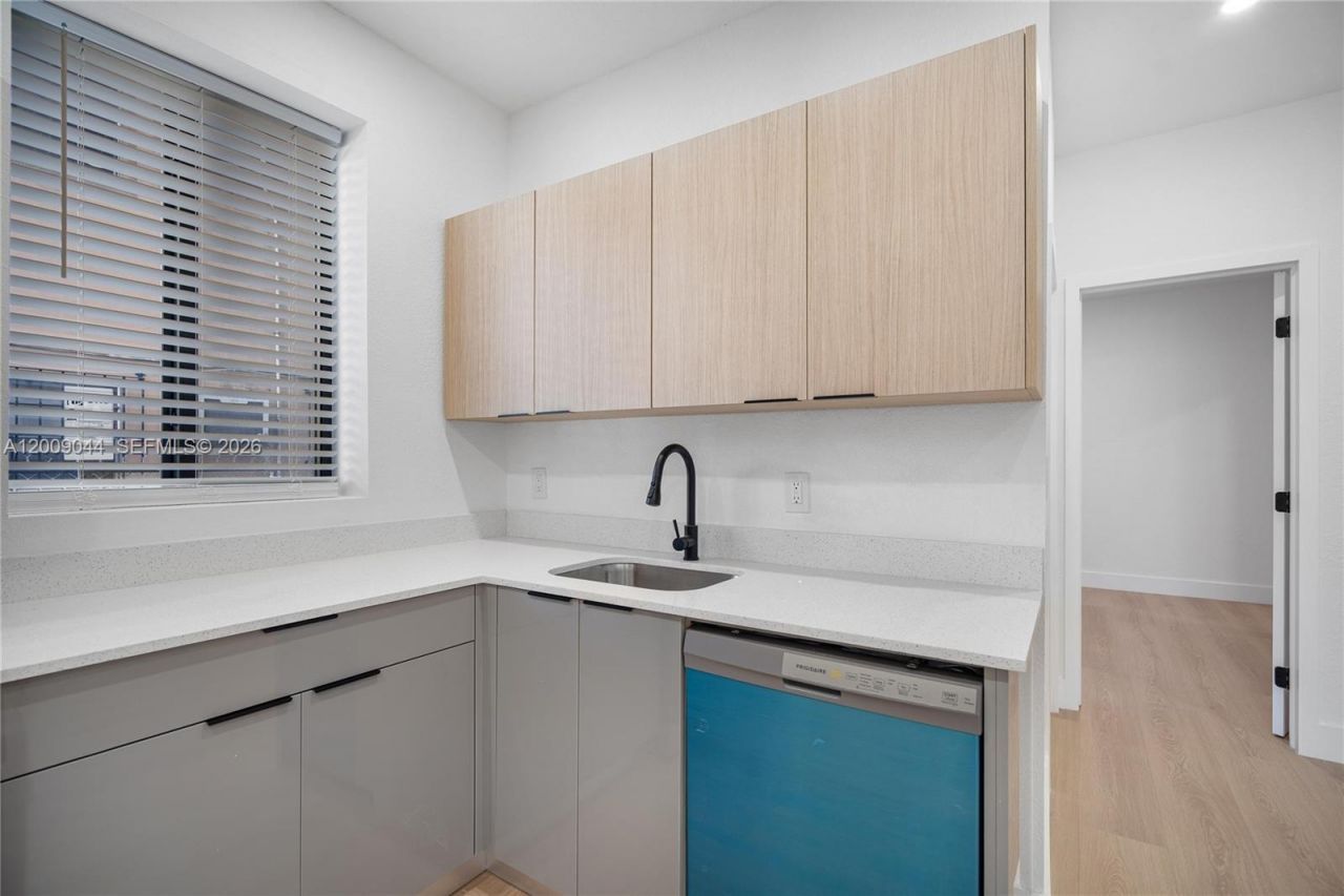 629 SW 10th Ave , Unit 6, Miami, FL 33130 Photo