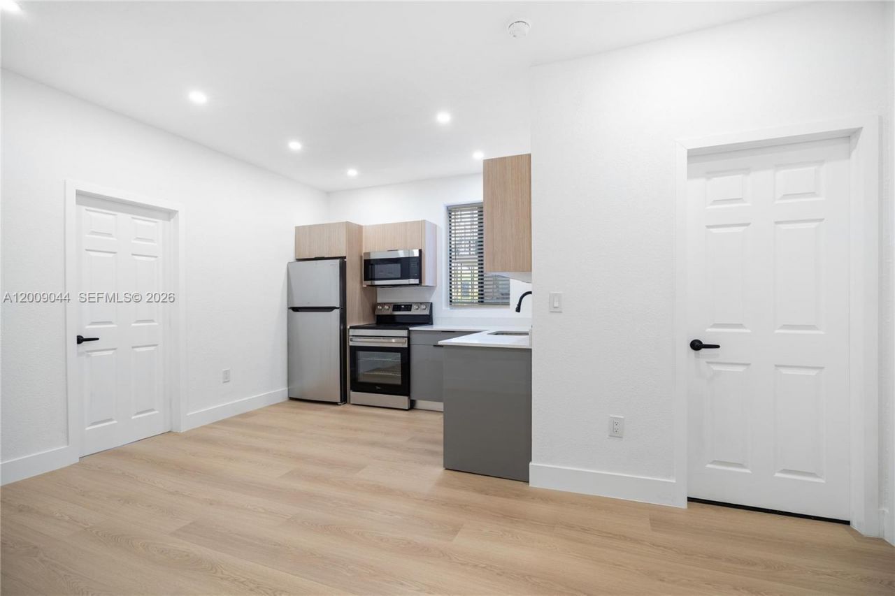 629 SW 10th Ave , Unit 6, Miami, FL 33130 Photo