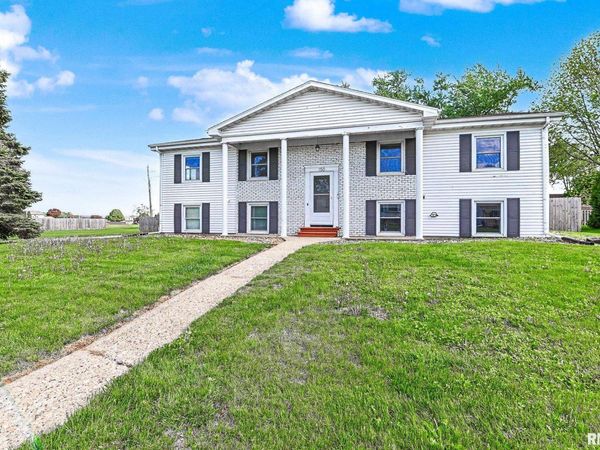 150 E OAKWOOD Street, Morton, IL 61550