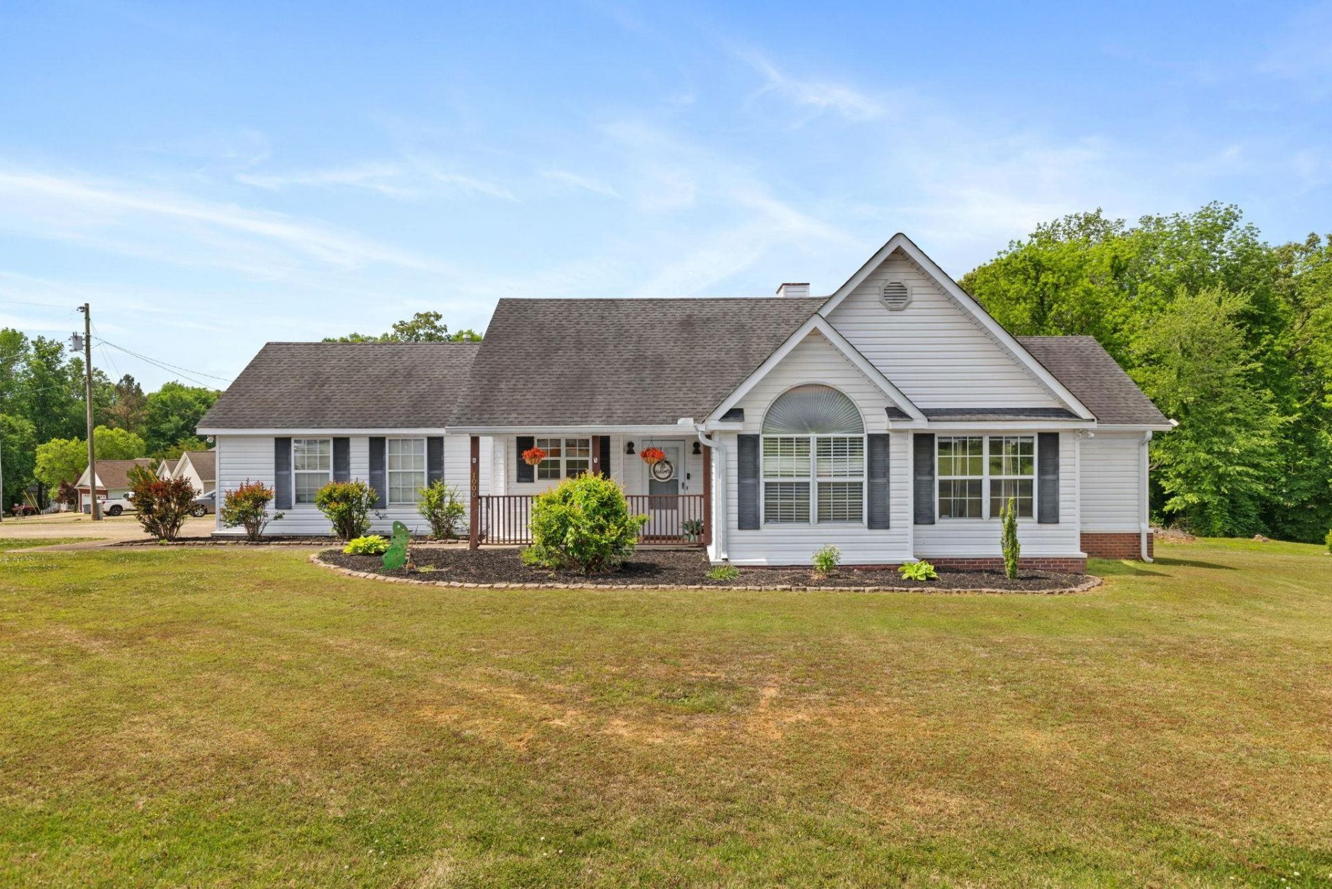 1000 Brookhill Dr, Killen, AL 35645 Main Photo
