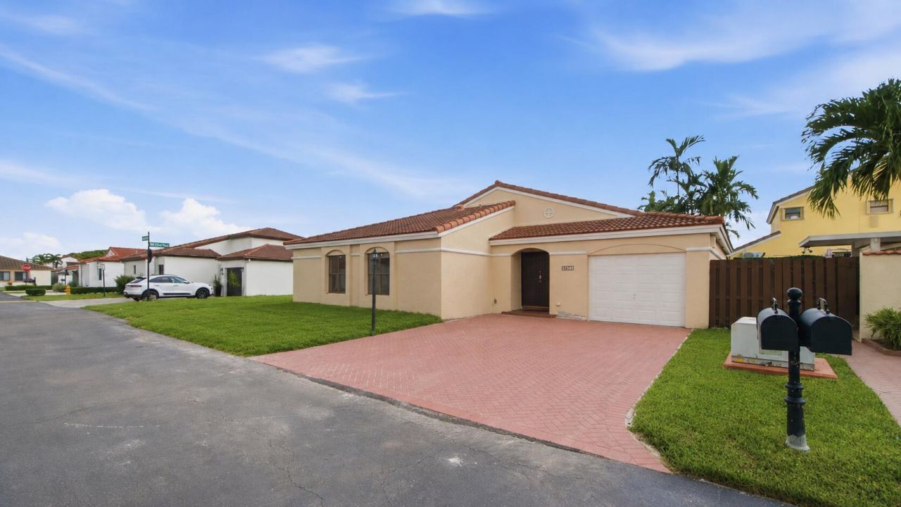 8871 SW 6th Street, Miami, FL 33174 Photo