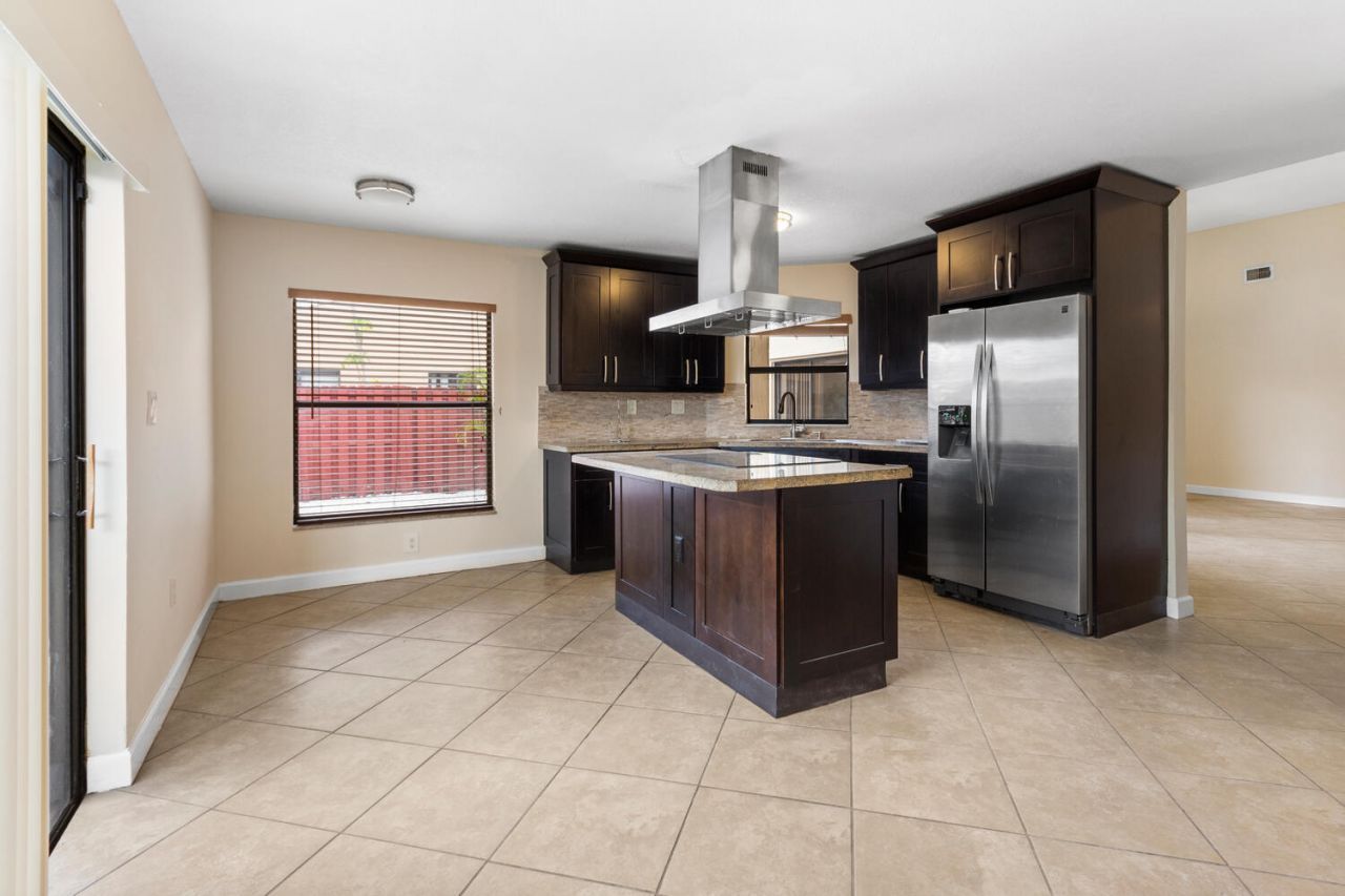 8871 SW 6th Street, Miami, FL 33174 Photo