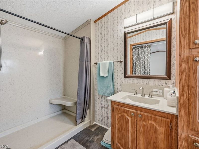 18 Oakwood Drive, Beloit, OH 44609 Photo 20