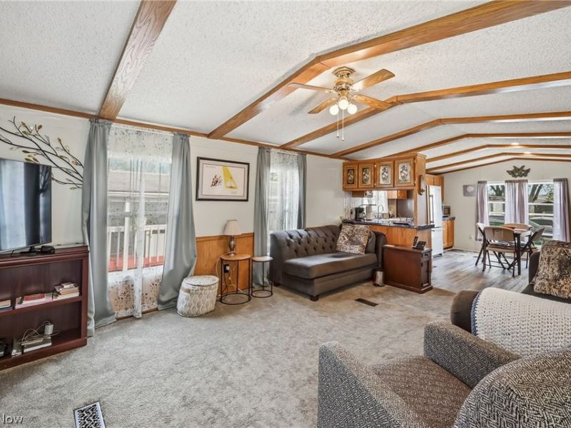 18 Oakwood Drive, Beloit, OH 44609 Photo 8