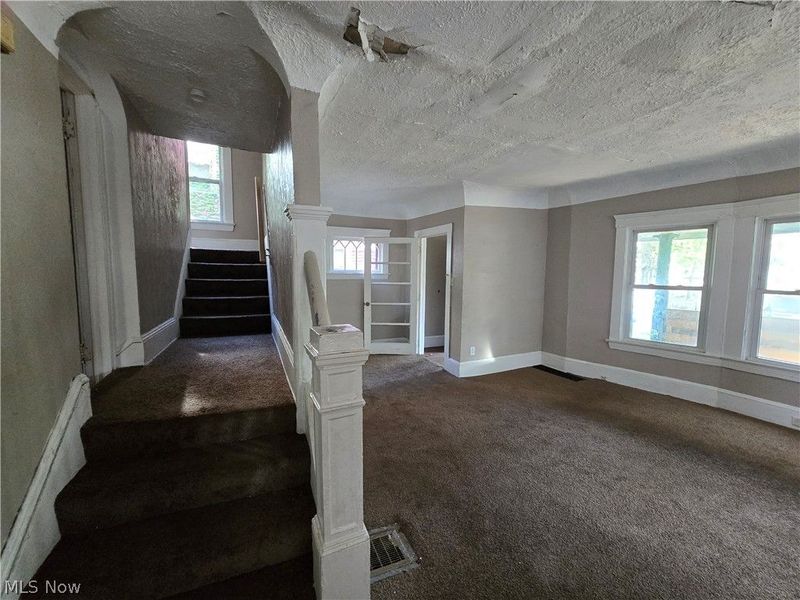 10630 Tacoma Avenue, Cleveland, OH 44108 Photo 13