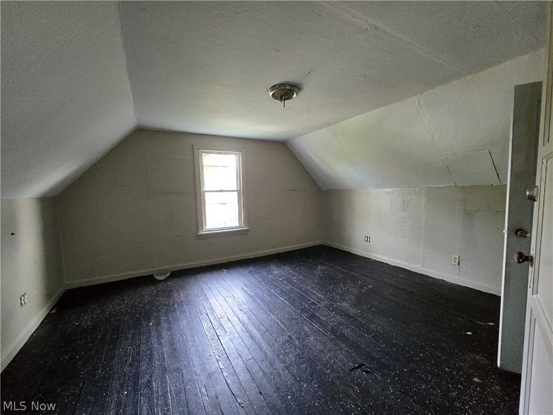 10630 Tacoma Avenue, Cleveland, OH 44108 Photo 25