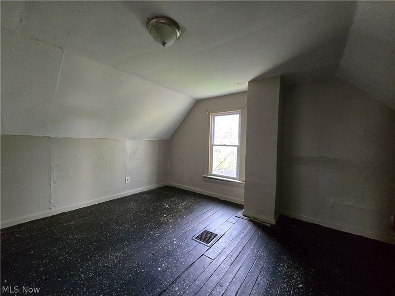 10630 Tacoma Avenue, Cleveland, OH 44108 Photo 26