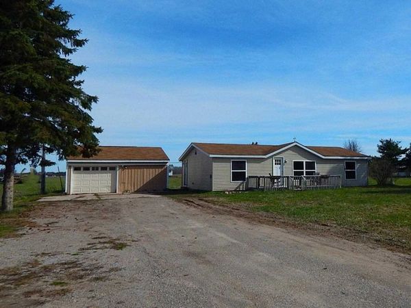 7689 Sand Road, Brutus, MI 49716