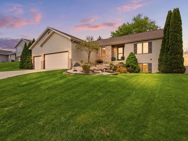 451 Oakwood Drive, Oregon, WI 53575