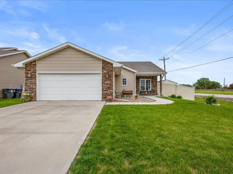 2304 S 19th Street Street, Council Bluffs, IA 51501 Main Photo