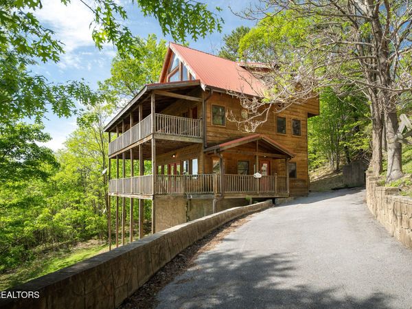 3129 Smokies Edge Rd, Sevierville, TN 37862