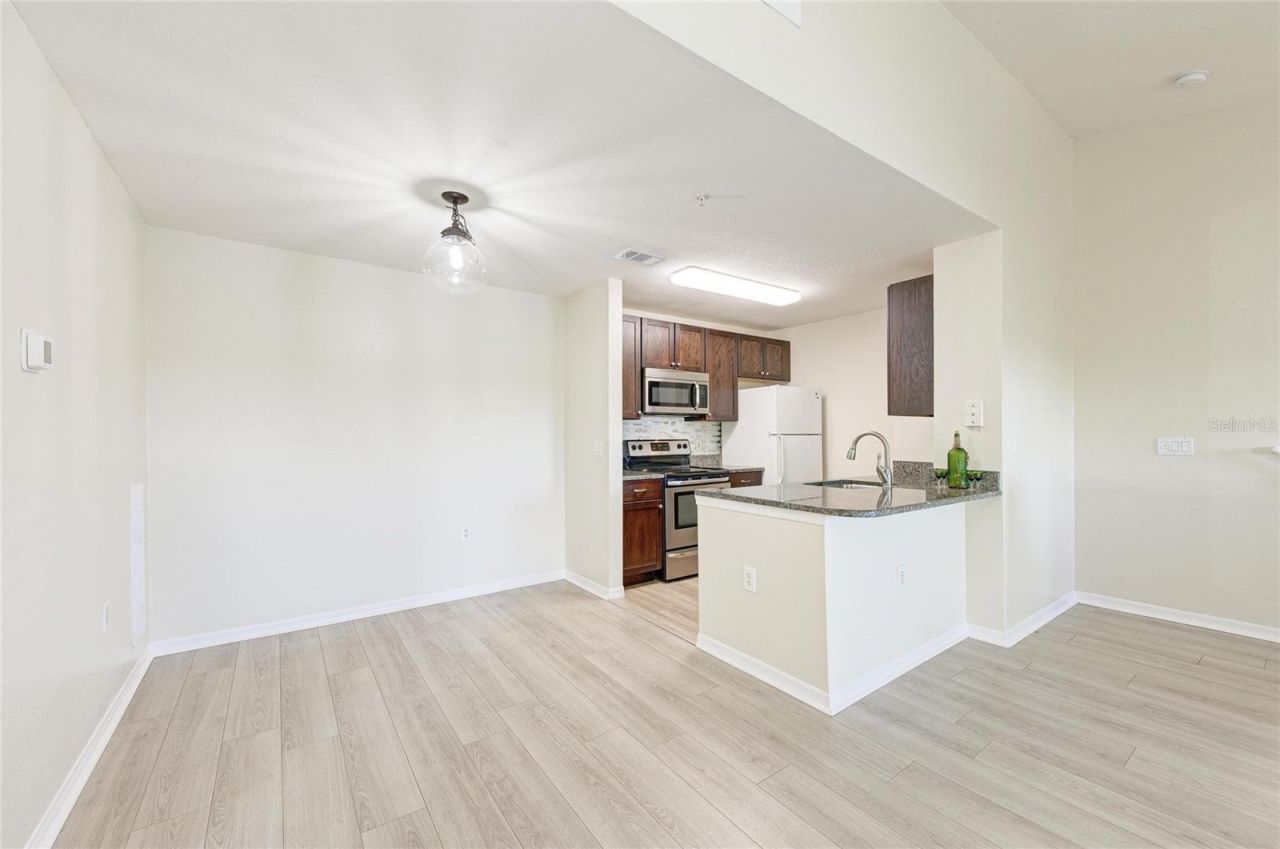 8911 Manor Loop , Unit 207, Lakewood Ranch, FL 34202 Photo