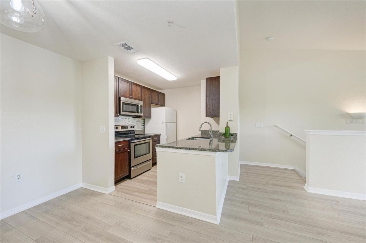 8911 Manor Loop , Unit 207, Lakewood Ranch, FL 34202 Photo