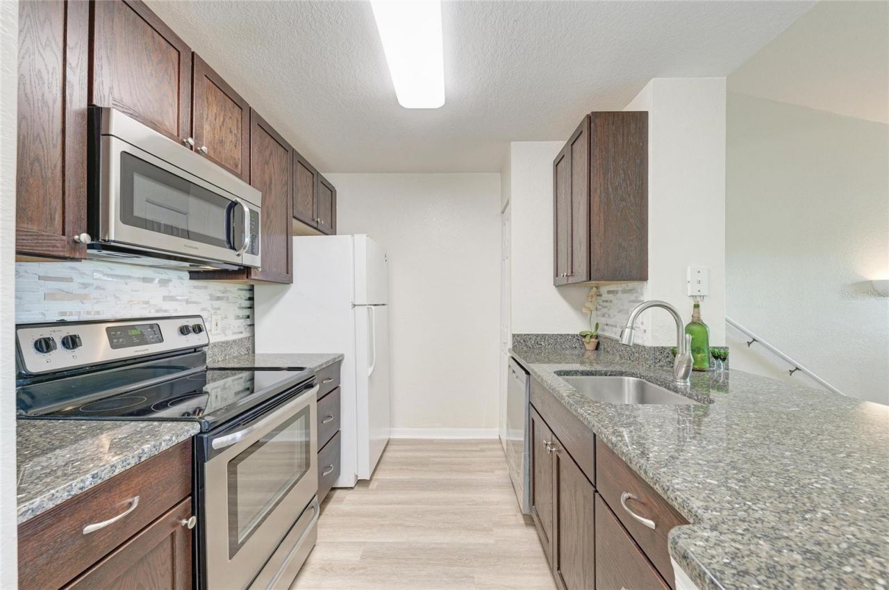 8911 Manor Loop , Unit 207, Lakewood Ranch, FL 34202 Photo