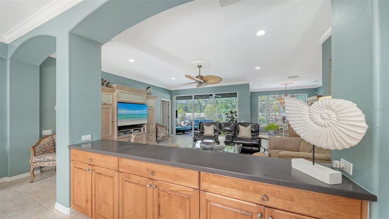 4823 Carrington Circle, Sarasota, FL 34243 Photo
