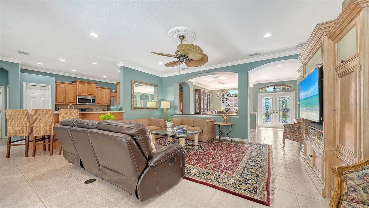 4823 Carrington Circle, Sarasota, FL 34243 Photo