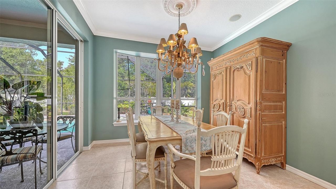 4823 Carrington Circle, Sarasota, FL 34243 Photo