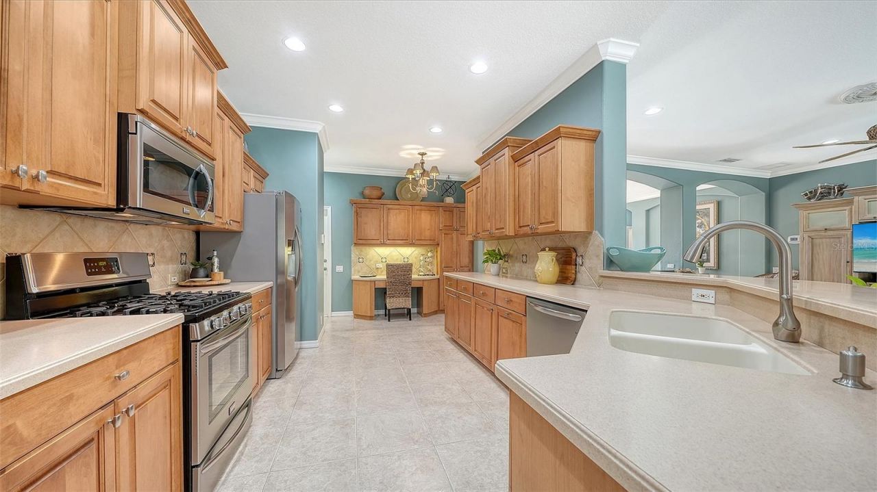 4823 Carrington Circle, Sarasota, FL 34243 Photo