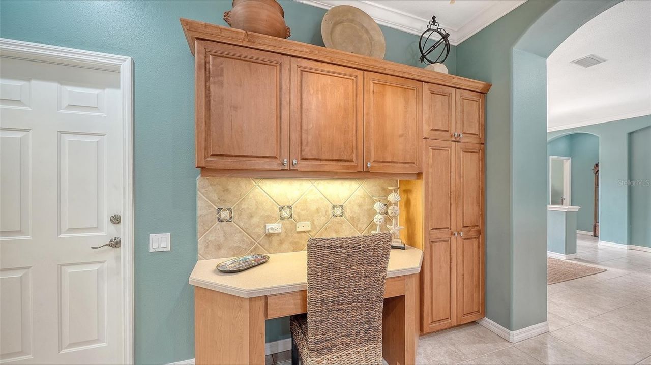 4823 Carrington Circle, Sarasota, FL 34243 Photo