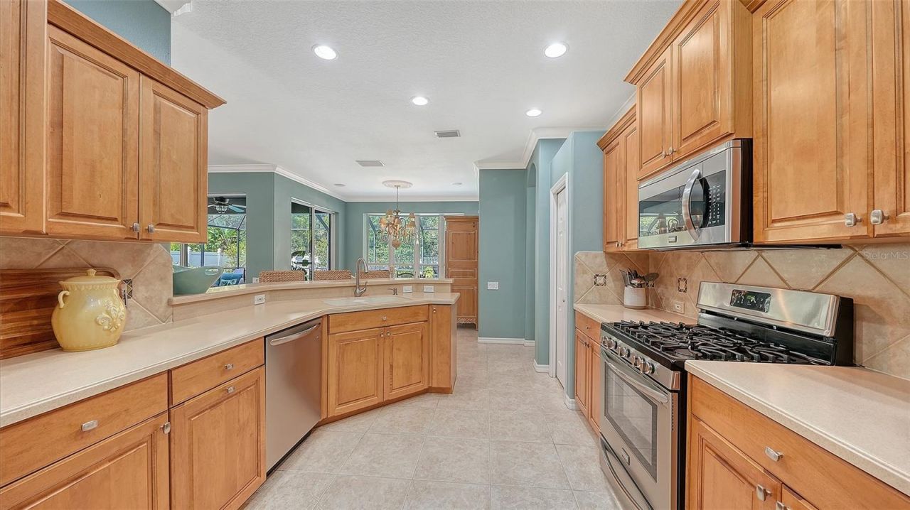 4823 Carrington Circle, Sarasota, FL 34243 Photo