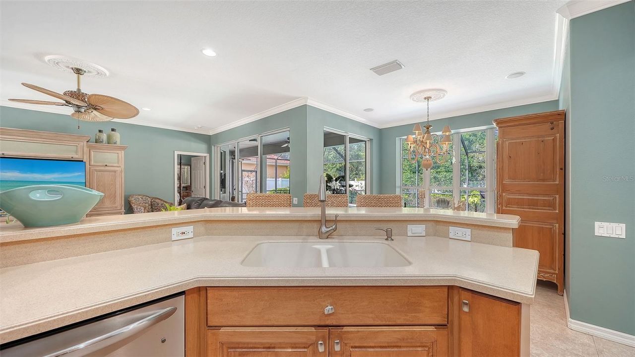 4823 Carrington Circle, Sarasota, FL 34243 Photo
