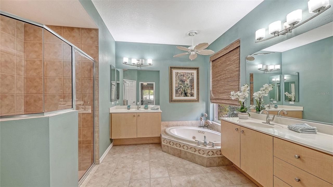 4823 Carrington Circle, Sarasota, FL 34243 Photo