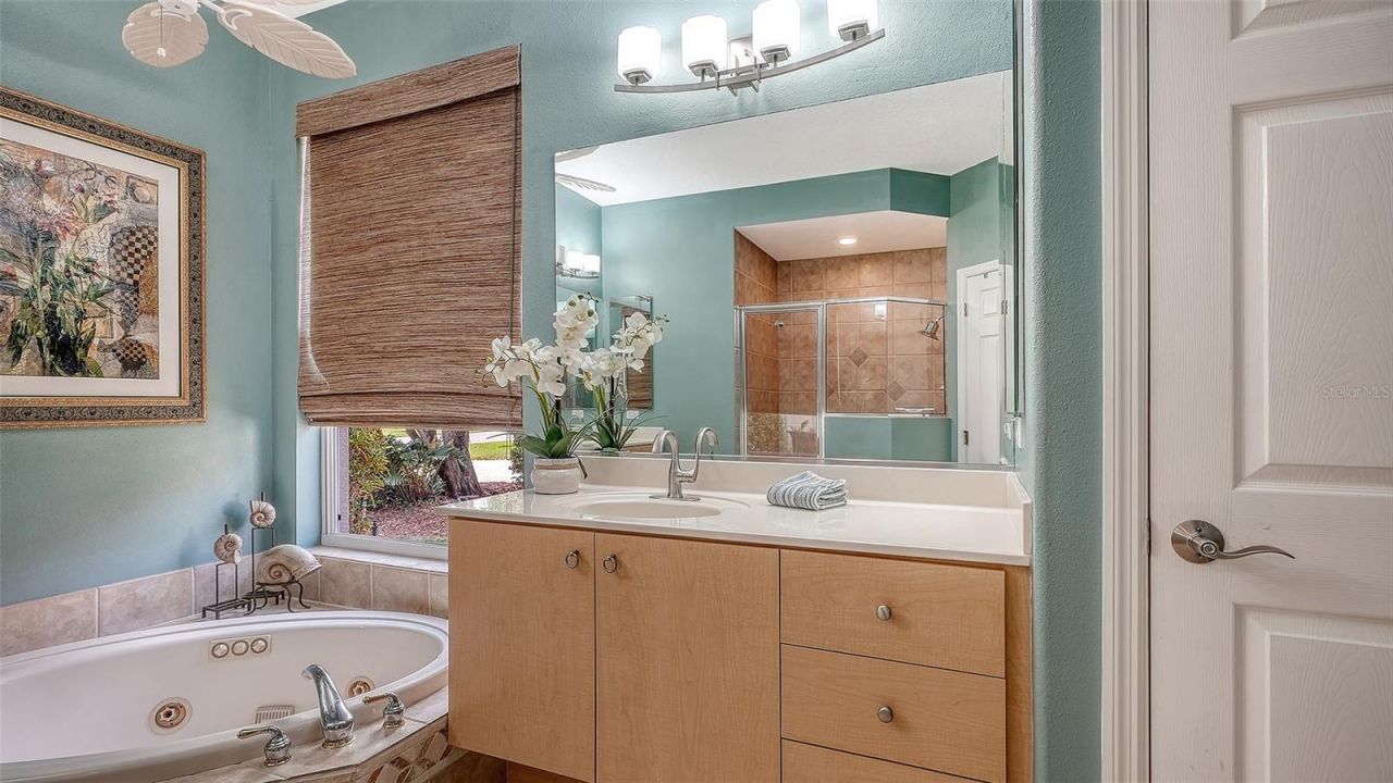 4823 Carrington Circle, Sarasota, FL 34243 Photo
