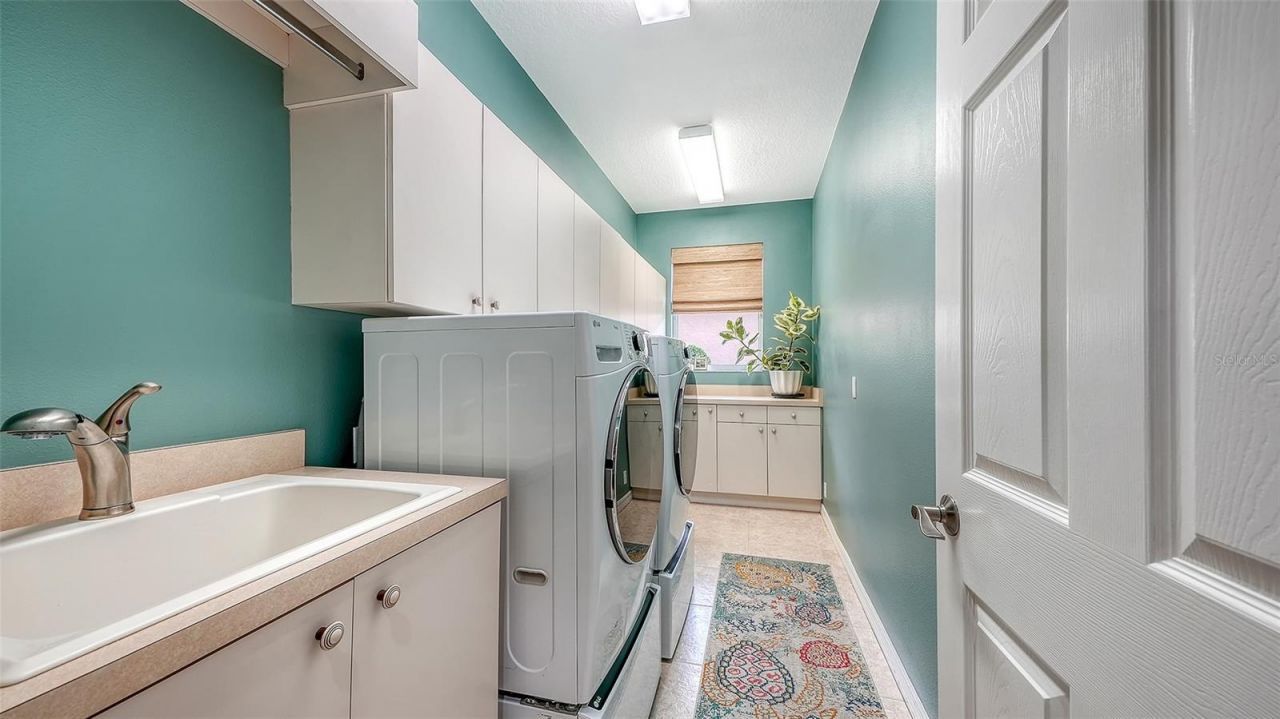 4823 Carrington Circle, Sarasota, FL 34243 Photo