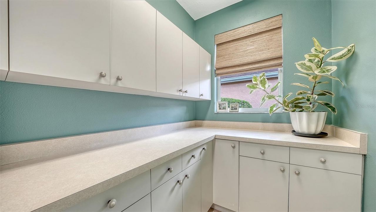 4823 Carrington Circle, Sarasota, FL 34243 Photo