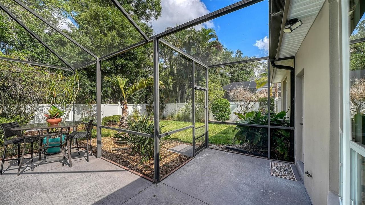 4823 Carrington Circle, Sarasota, FL 34243 Photo