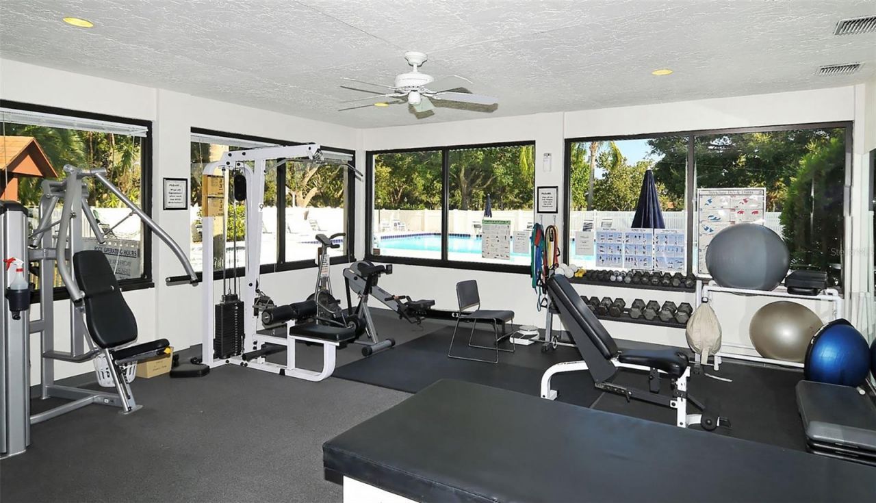 4823 Carrington Circle, Sarasota, FL 34243 Photo
