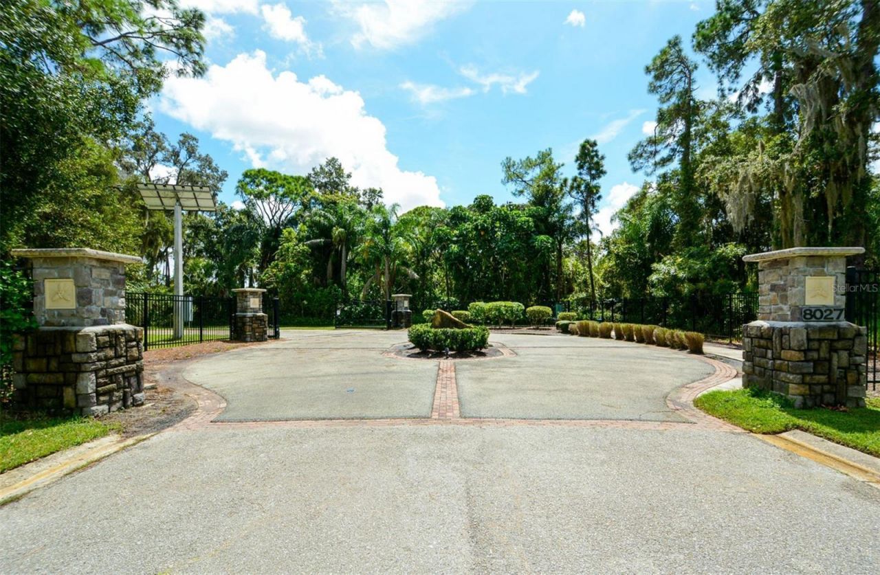 4823 Carrington Circle, Sarasota, FL 34243 Photo