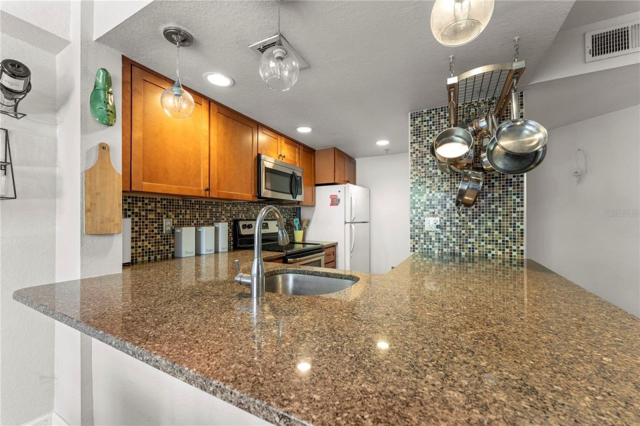 850 S Tamiami Trail, Unit 604, Sarasota, FL 34236 Photo