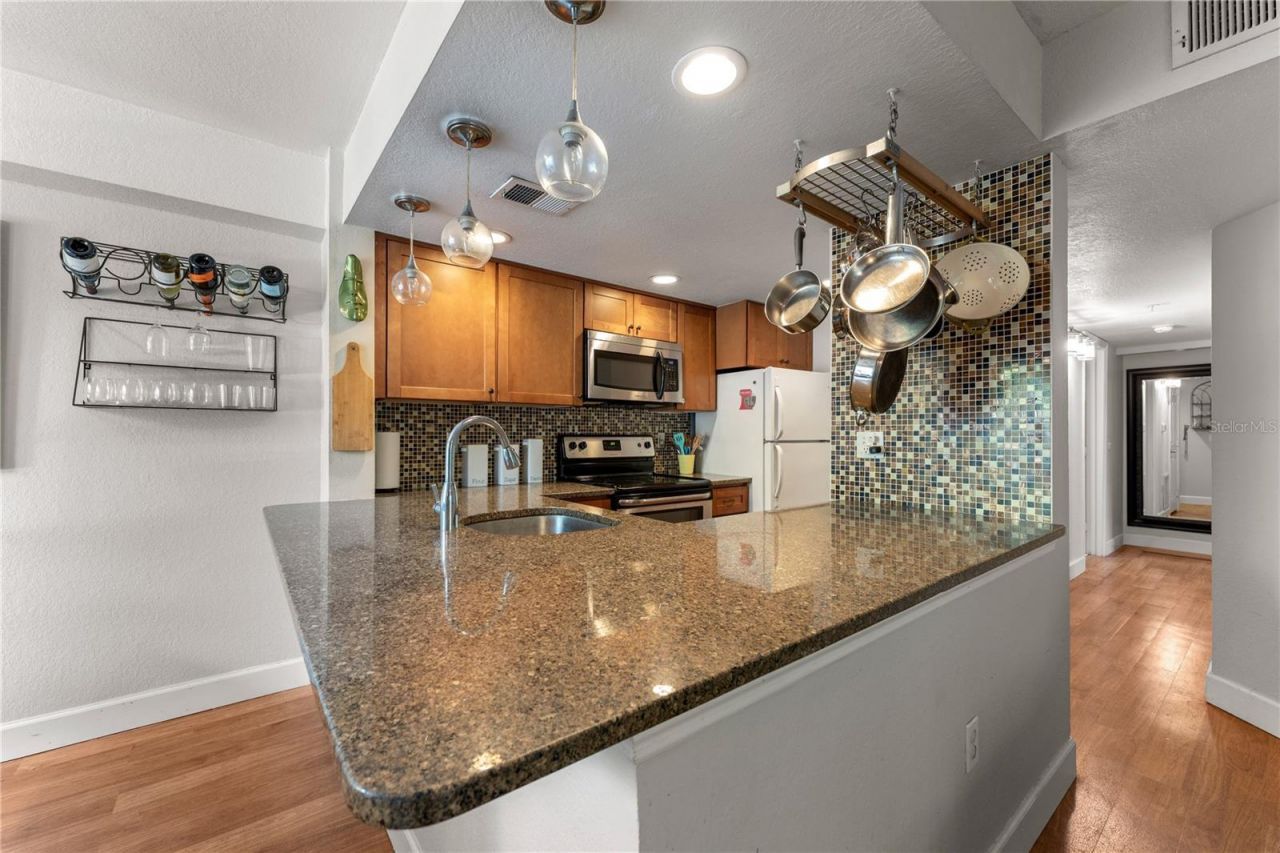 850 S Tamiami Trail, Unit 604, Sarasota, FL 34236 Photo