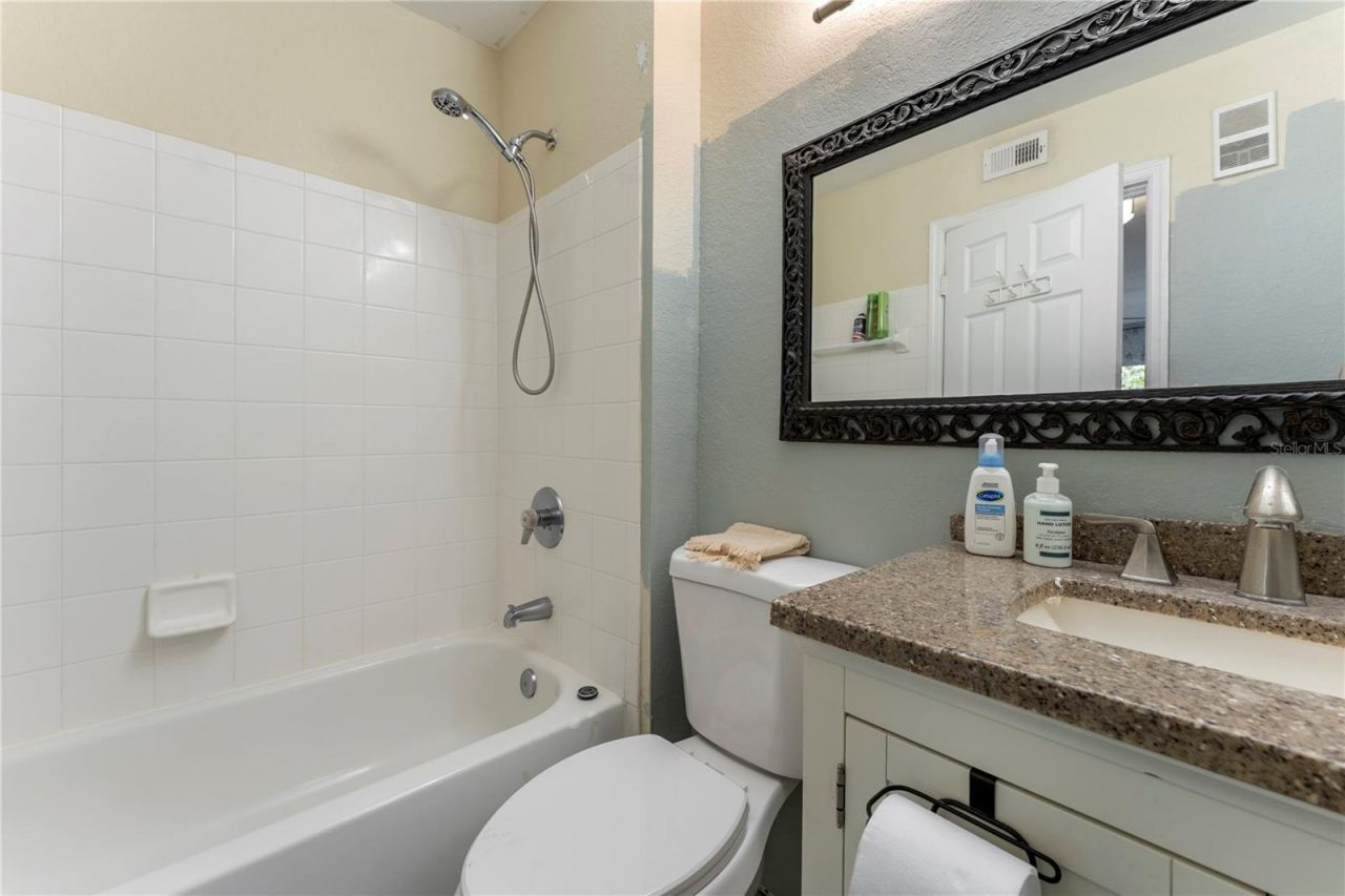 850 S Tamiami Trail, Unit 604, Sarasota, FL 34236 Photo